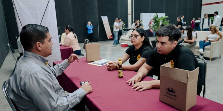 Realizan con éxito 1ª Mesa de Negociación entre empresarios locales y tienda GranD