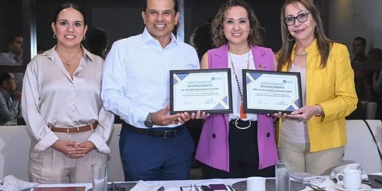 Reunión de trabajo entre alcalde de Victoria y Canaco