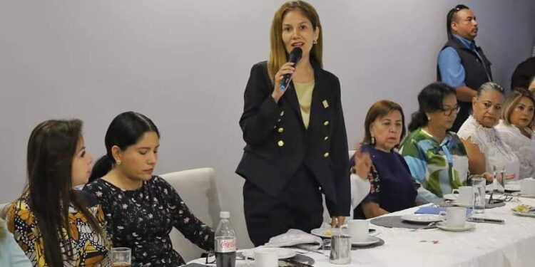 Reunión de trabajo entre alcalde de Victoria y Canaco