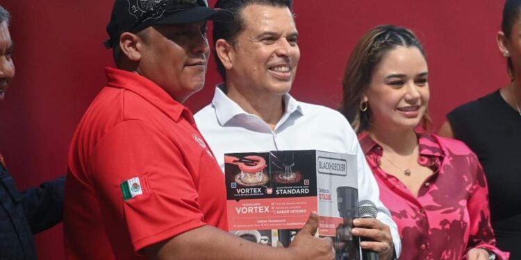 Celebra municipio de Victoria a los héroes locales