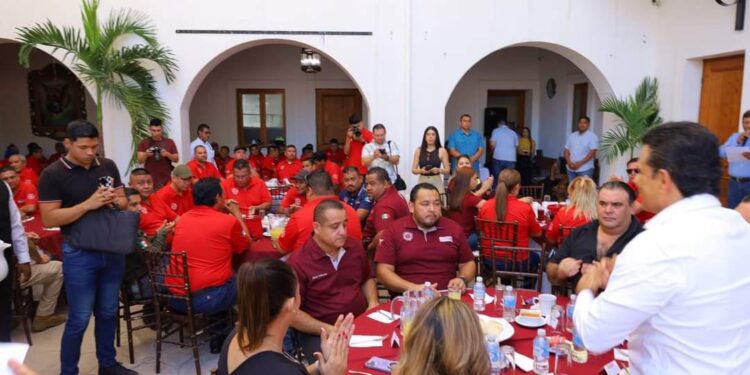 Celebra municipio de Victoria a los héroes locales