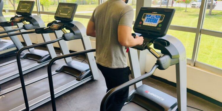 Renuevan equipamiento para el gimnasio del IPSSET