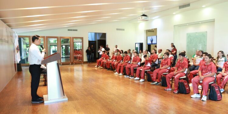 Abandera María de Villarreal a equipo matamorense que representará a México en el Mundial de Béisbol Infantil