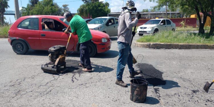 Activan Estado y Municipio programa emergente de bacheo