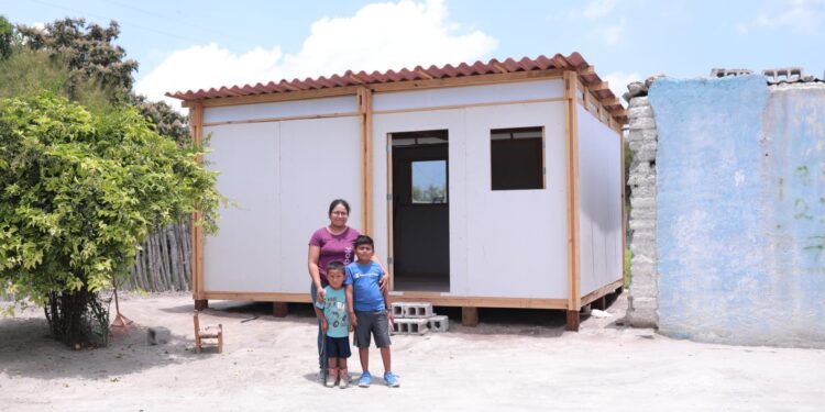 Atienden DIF Tamaulipas y Fundación Techo a nueve comunidades de Tula