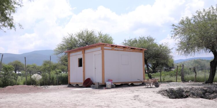 Atienden DIF Tamaulipas y Fundación Techo a nueve comunidades de Tula