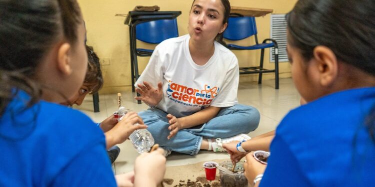 Celebra la UAT en el Campus Victoria el campamento infantil Amor por la Ciencia 2024