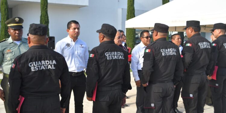 Entrega SSPT constancias a egresados del Curso de Análisis y Procesamiento del Lugar de los Hechos