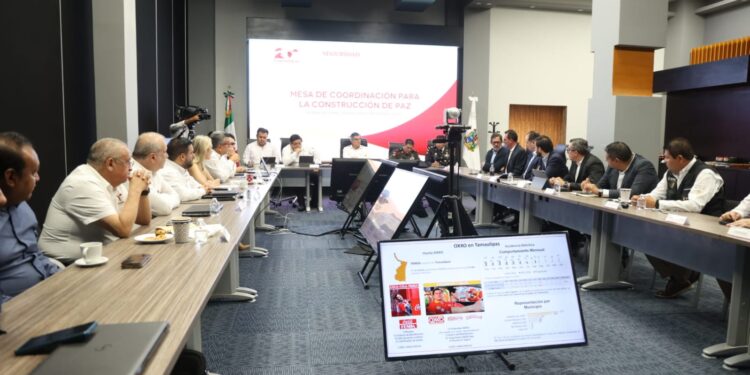 Participan ejecutivos de FEMSA en reunión de seguridad con AVA y reconocen avances