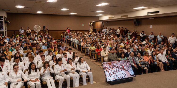 Gradúa la UAT nuevos profesionales de medicina veterinaria