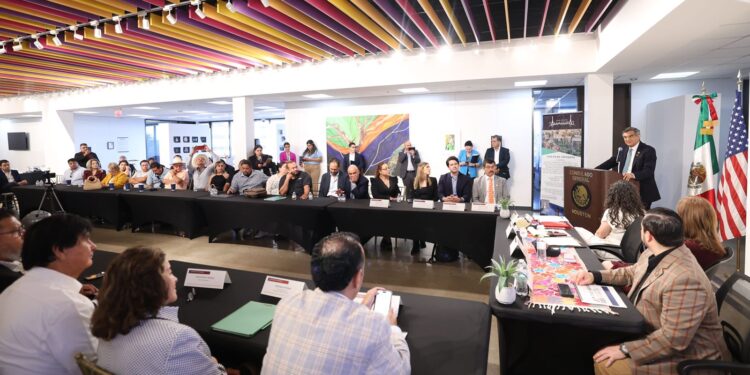 Sostiene Américo encuentro con migrantes tamaulipecos en Houston