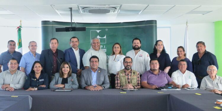 Unen esfuerzos SEDUMA y la AMPI para ordenar el crecimiento urbano en Nuevo Laredo