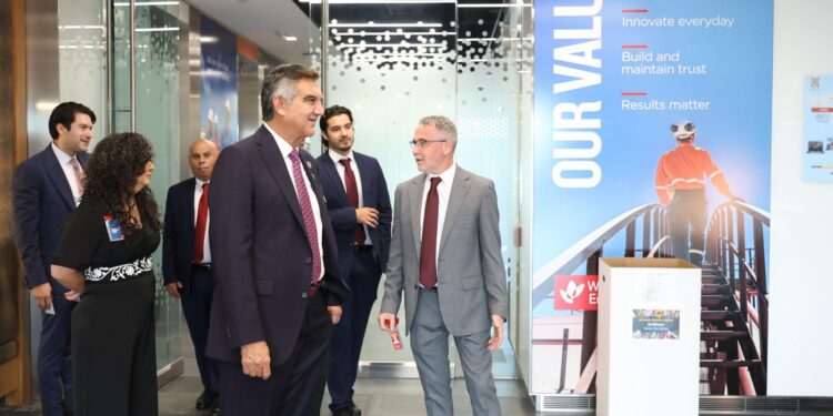 Fortalecen el gobernador Américo Villarreal y Woodside Energy acuerdos para el bienestar social