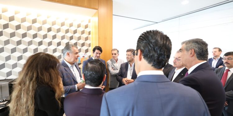 Fortalecen el gobernador Américo Villarreal y Woodside Energy acuerdos para el bienestar social