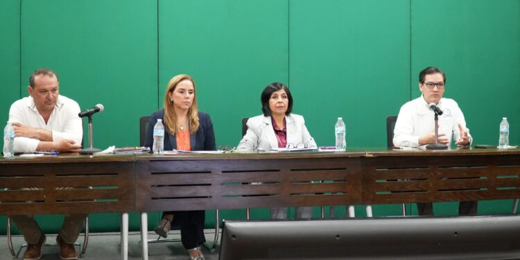 Actualiza la UAT a su personal administrativo en materia de normatividad y rendición de cuentas