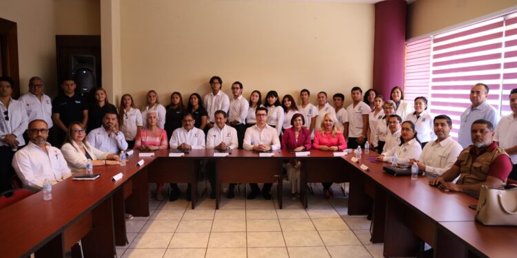 Firman convenio ITM e ICEST para servicio social y prácticas profesionales en beneficio de migrantes