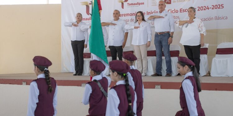 Inaugura Lucía Aimé ciclo escolar 2024-2025 en Mier