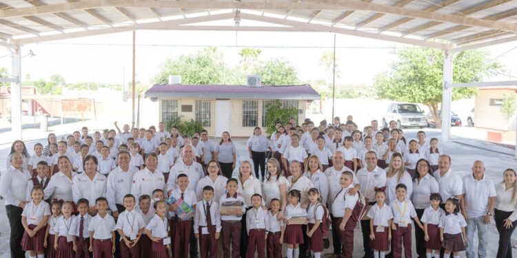Inaugura Lucía Aimé ciclo escolar 2024-2025 en Mier