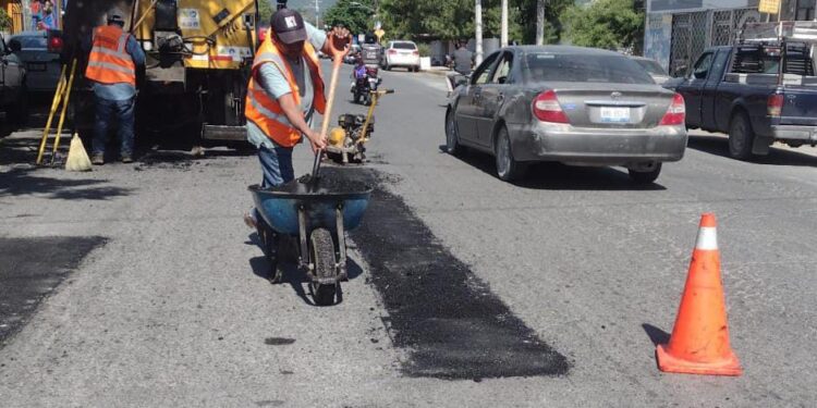 Rehabilita Municipio 33 mil m2 más de asfalto en calles y caminos ejidales