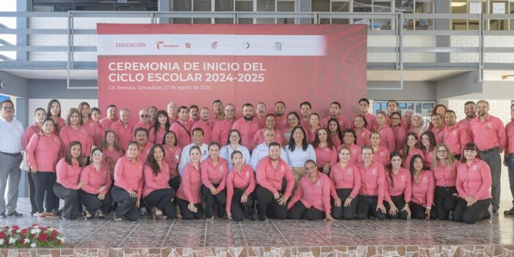 Inaugura Lucía Aimé junto a estudiantes el ciclo escolar de media superior en Tamaulipas