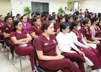 Conmemora SST, día de las personas adultas mayores con plática «Alzheimer y otras demencias»