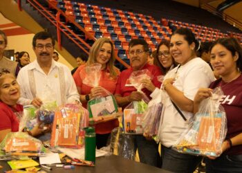 Suma la UAT esfuerzos para apoyar con útiles escolares a estudiantes del sector rural