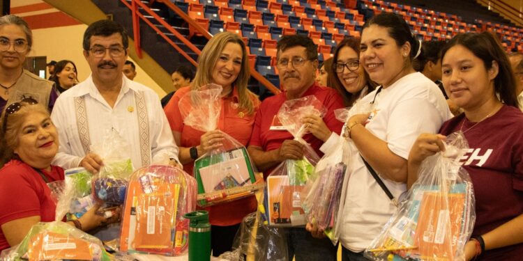 Suma la UAT esfuerzos para apoyar con útiles escolares a estudiantes del sector rural