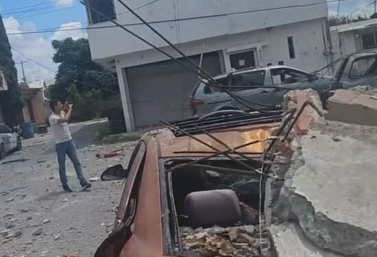 Explosión en Reynosa causa pánico y deja heridos; viviendas y vehículos severamente dañados cerca de la secundaria 6