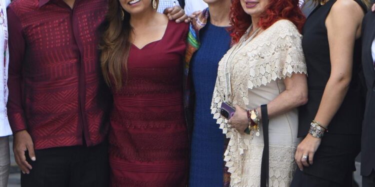 Asiste Américo Villarreal al sexto informe de gobierno del presidente López Obrador