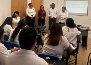 Capacitan a personal de DEMA para brindar pláticas contra adicciones a adolescentes en internamiento