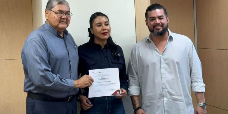 Concientizan a estudiantes sobre retos virales en redes sociales