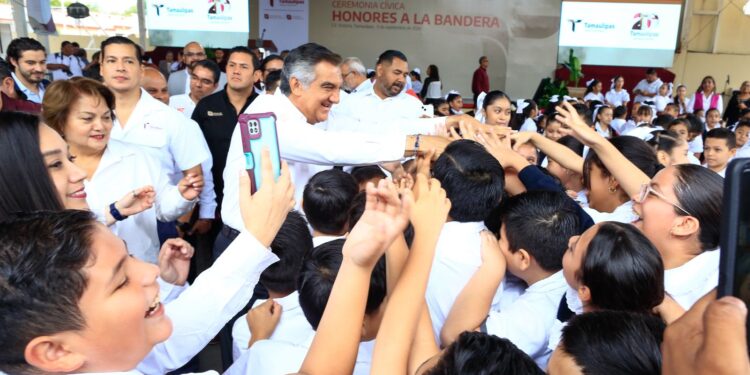 Con educación y valores estudiantes tendrán un mejor futuro: Américo