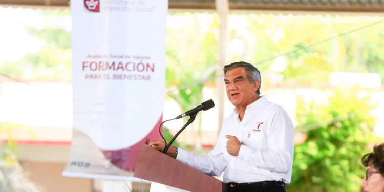 Con educación y valores estudiantes tendrán un mejor futuro: Américo