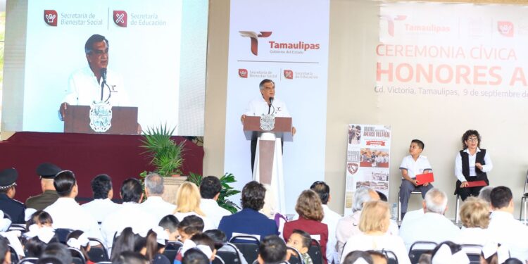 Con educación y valores estudiantes tendrán un mejor futuro: Américo
