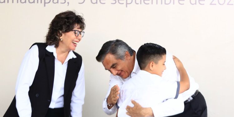 Con educación y valores estudiantes tendrán un mejor futuro: Américo
