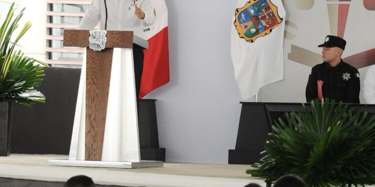 Preside gobernador ceremonia de graduación de cadetes que se incorporan a la Guardia Estatal