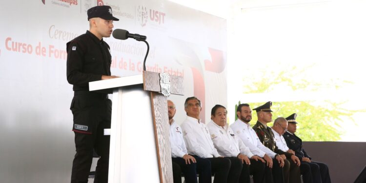 Preside gobernador ceremonia de graduación de cadetes que se incorporan a la Guardia Estatal