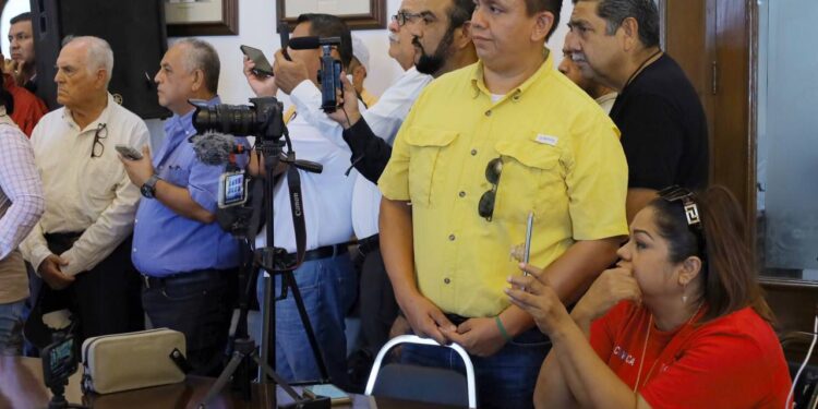 Informa Eduardo Gattás de acciones, servicios y atención de reportes ciudadanos