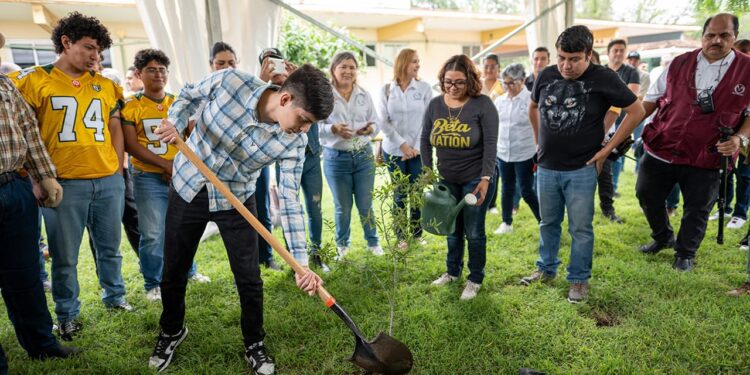 Promueve la UAT la creación de espacios verdes en el Centro Universitario Victoria