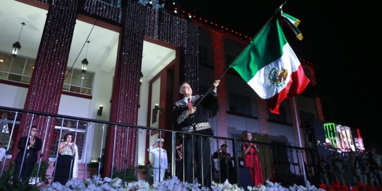 Vivan las mujeres y los hombres de la transformación: Américo