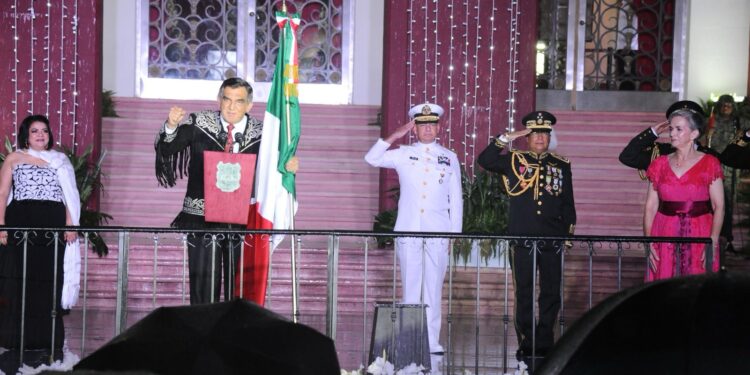 Vivan las mujeres y los hombres de la transformación: Américo