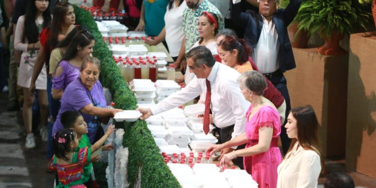 Vivan las mujeres y los hombres de la transformación: Américo