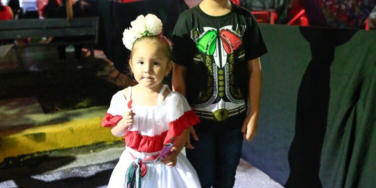 Vivan las mujeres y los hombres de la transformación: Américo