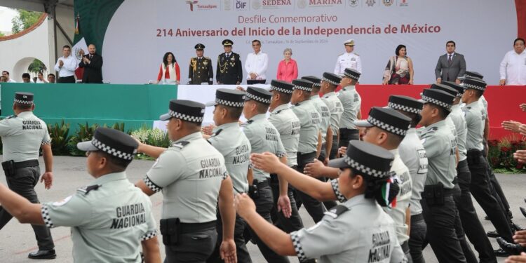 Presidió Américo Villarreal desfile cívico-militar por el 214 aniversario del inicio de la independencia