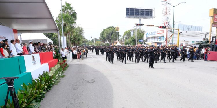 Presidió Américo Villarreal desfile cívico-militar por el 214 aniversario del inicio de la independencia