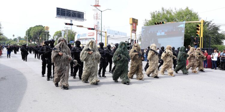 Presidió Américo Villarreal desfile cívico-militar por el 214 aniversario del inicio de la independencia
