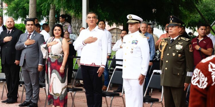 Presidió Américo Villarreal desfile cívico-militar por el 214 aniversario del inicio de la independencia