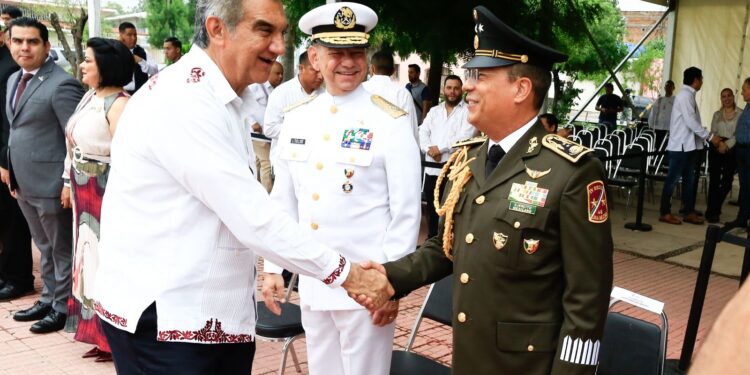 Presidió Américo Villarreal desfile cívico-militar por el 214 aniversario del inicio de la independencia