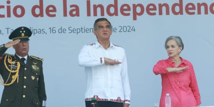 Presidió Américo Villarreal desfile cívico-militar por el 214 aniversario del inicio de la independencia