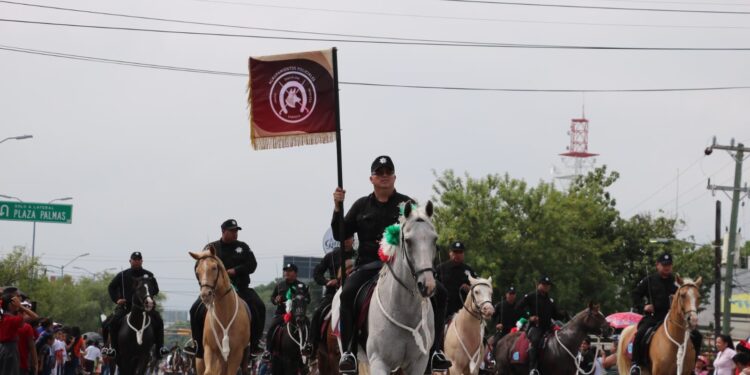 Participa SSPT en desfile conmemorativo de la Independencia de México
